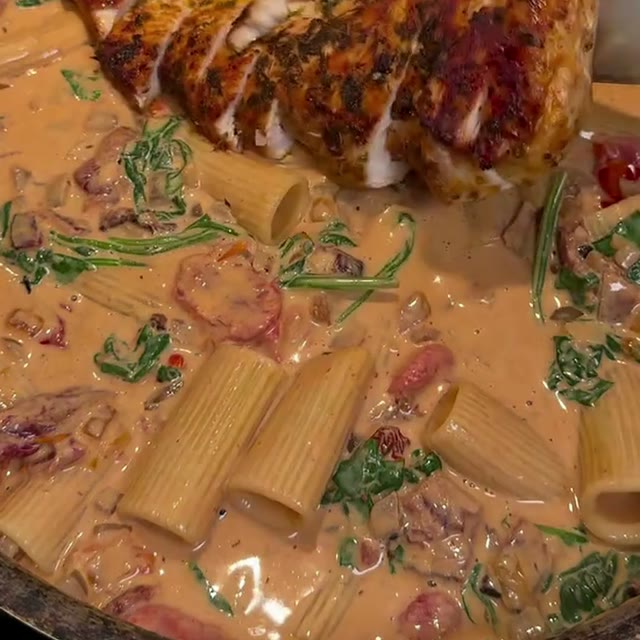 Pâtes crémeuses à la toscane